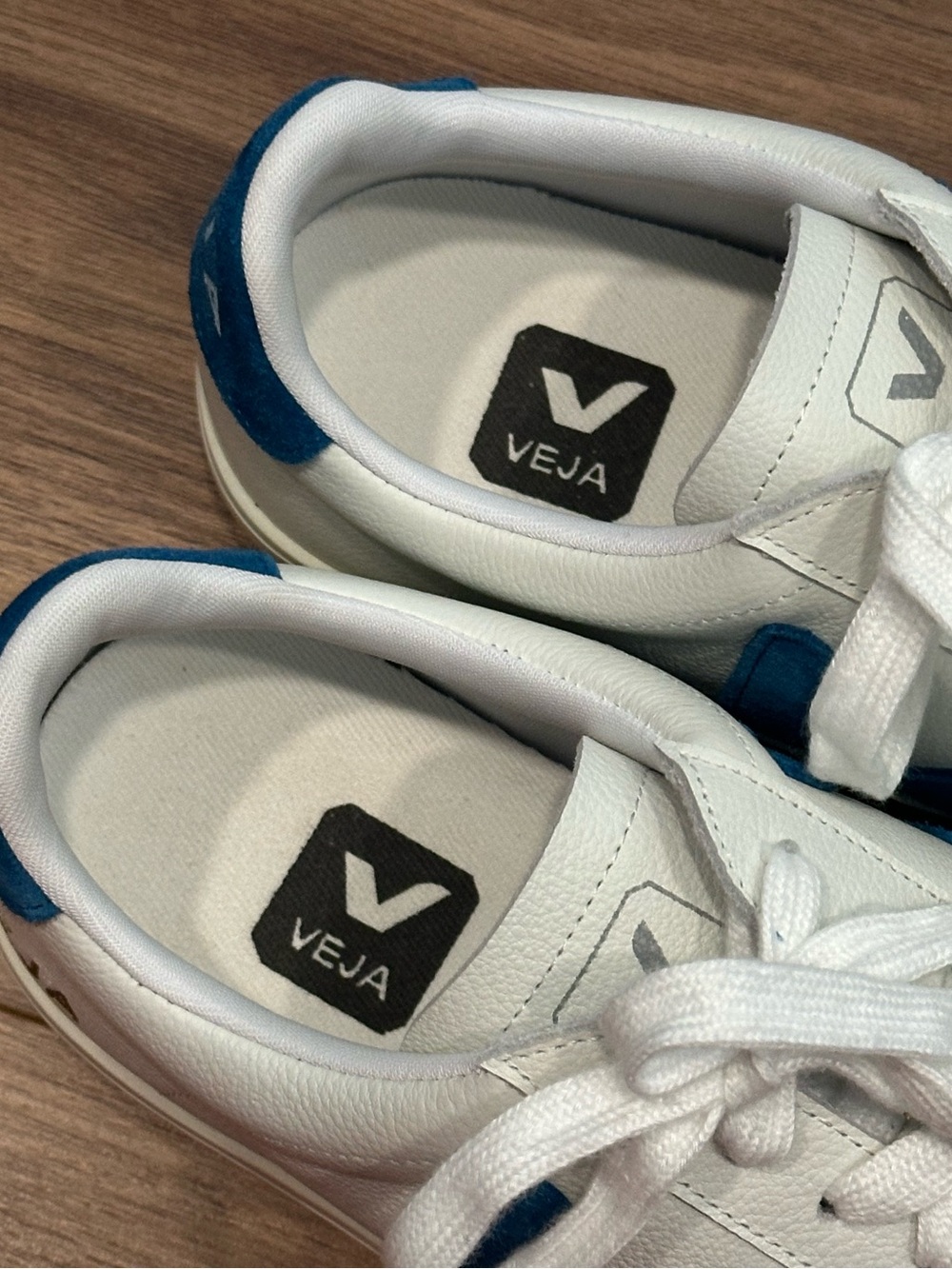 Veja Campo Leather Sneaker in White/Swedish Blue Size 7 - Picture 9 of 11